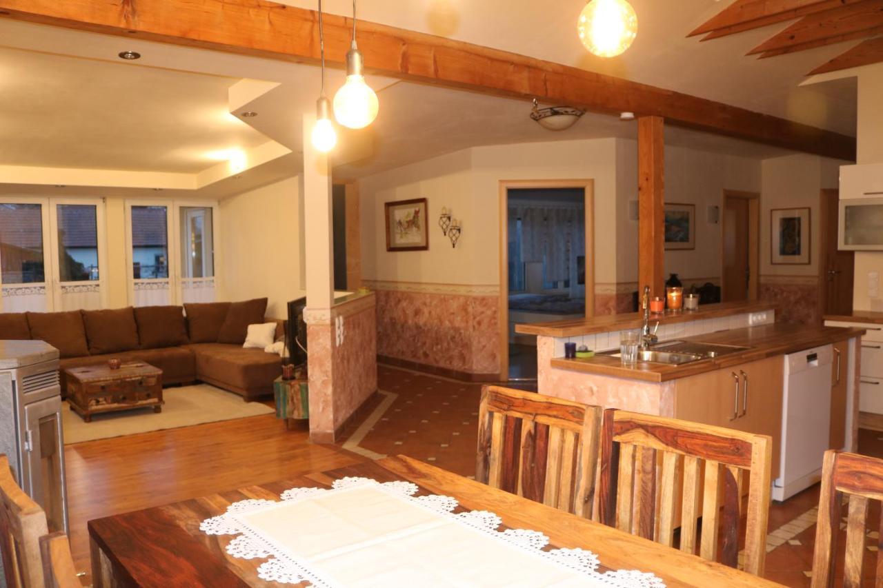 Helle, Offene Dachgeschosswohnung Mit Terrasse Oberloisdorf المظهر الخارجي الصورة