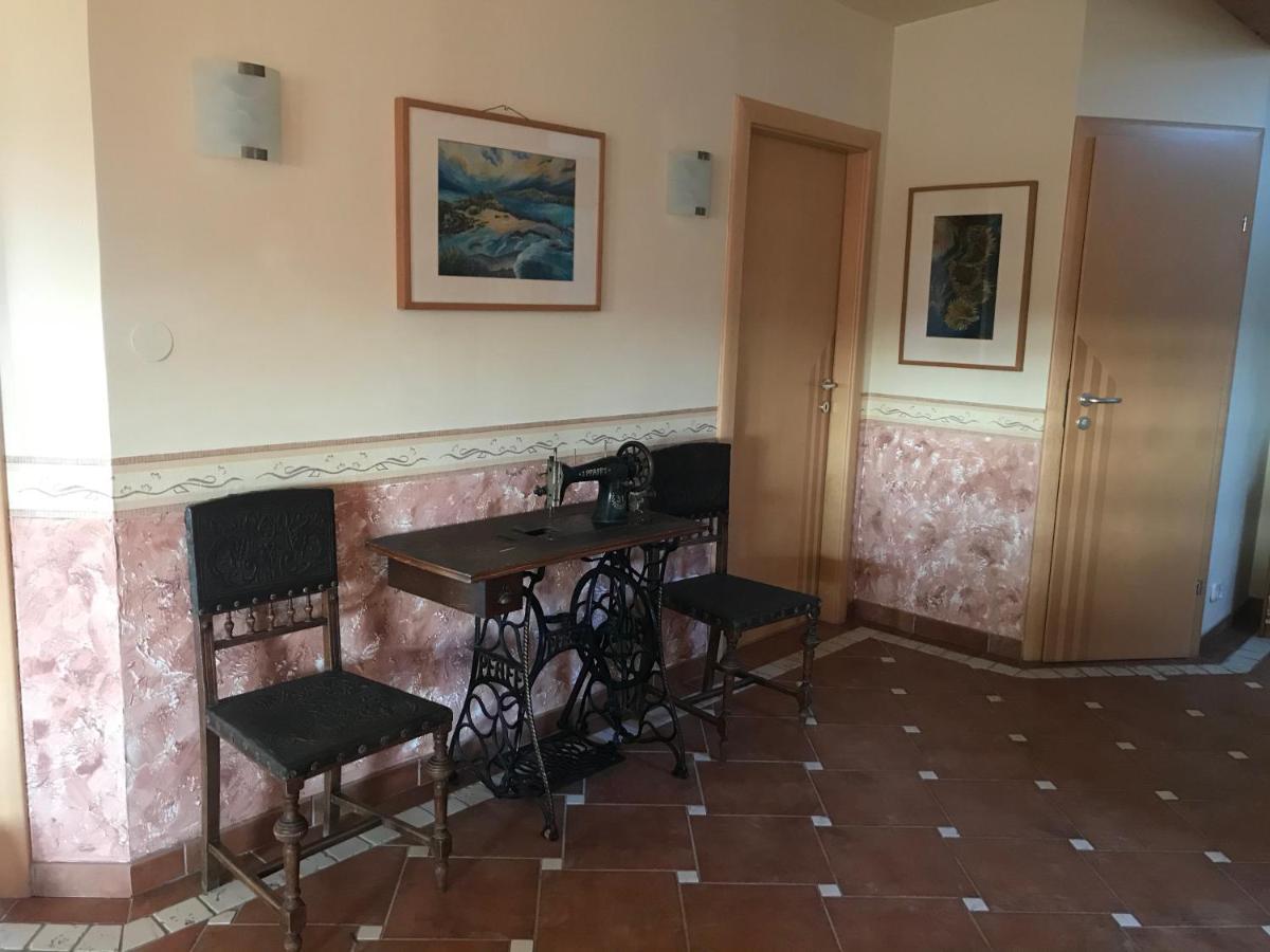 Helle, Offene Dachgeschosswohnung Mit Terrasse Oberloisdorf المظهر الخارجي الصورة