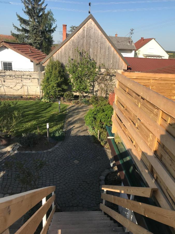 Helle, Offene Dachgeschosswohnung Mit Terrasse Oberloisdorf المظهر الخارجي الصورة